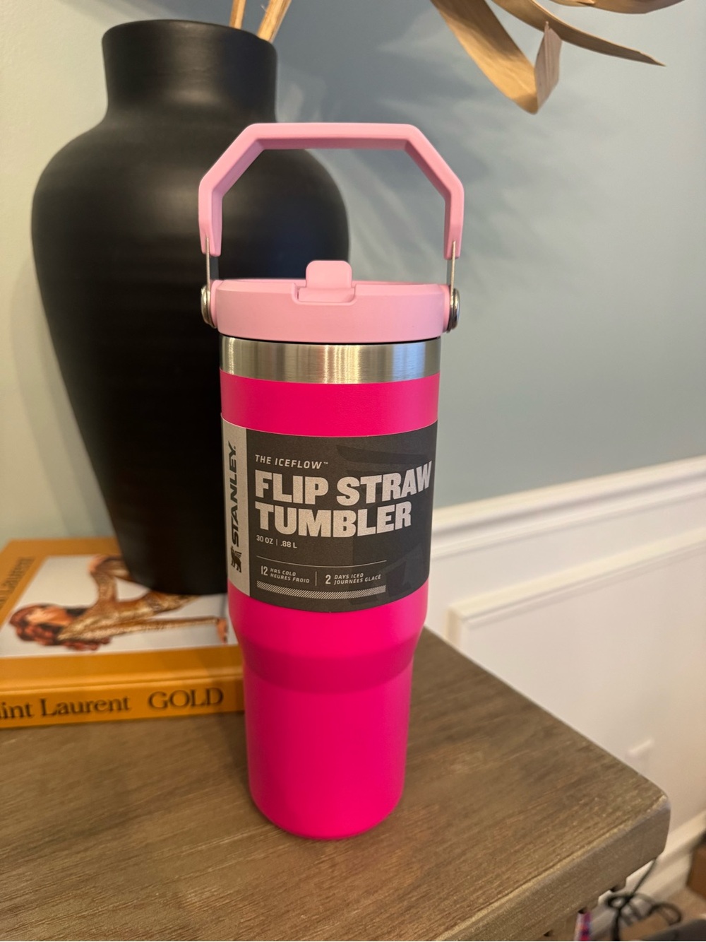 Stanley Bright Pink Flip Straw Tumbler with Light Pink Handle Camelia pink